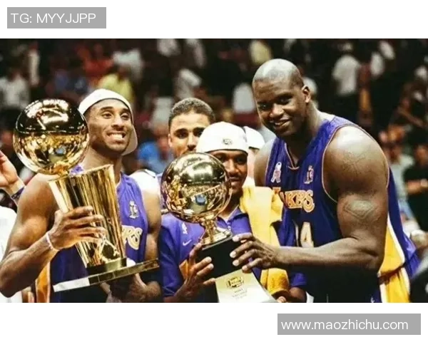 普唉布拉与提华纳的激烈对决揭示足球战术与团队协作的精彩瞬间