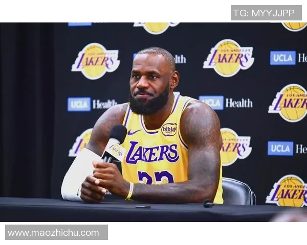 火箭队挑战湖人队勒布朗詹姆斯的精彩对决引发球迷热议